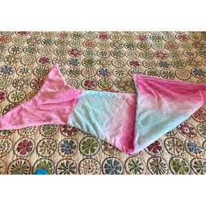 Kids Mermaid Tail Fleece Blanket